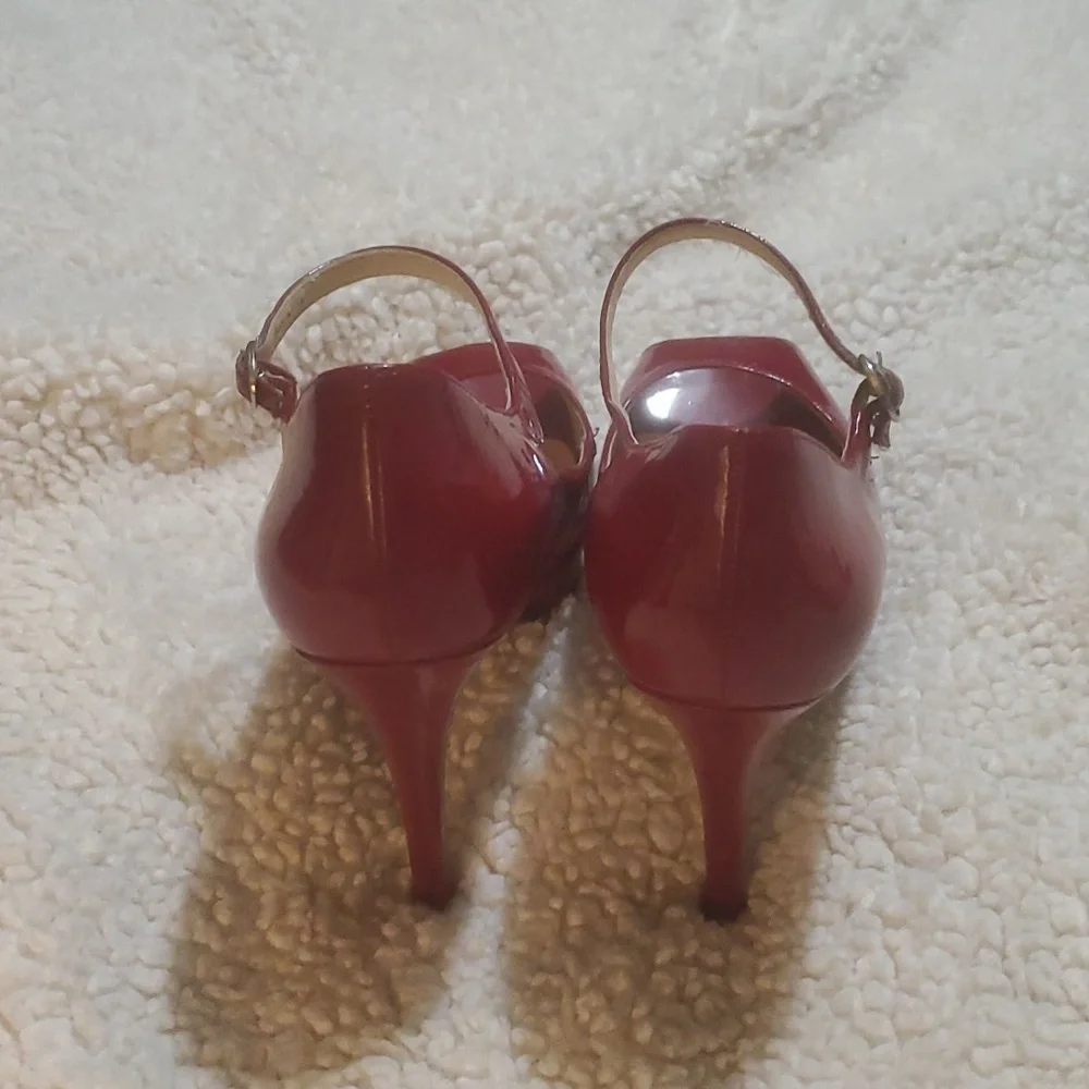 Shoes - Picture 2 of 4